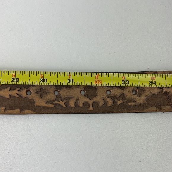Mossimo tan embossed leather belt - Picture 7 of 8